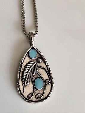 Boho Southwestern Simulated Turquoise Center Leaf NP